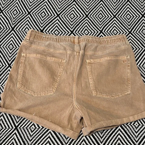 American Eagle Outfitters Tan Women's Cargo Shorts - Picture 4 of 4